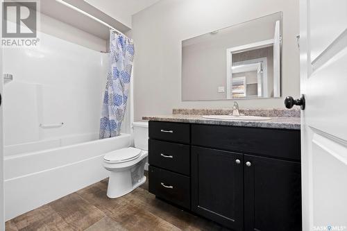 651 Wascana Street, Regina, SK - Indoor Photo Showing Bathroom