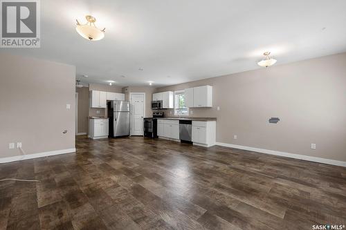 1000 Broder Street, Regina, SK - Indoor Photo Showing Kitchen