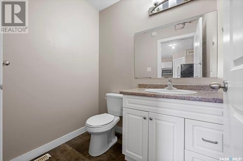 1000 Broder Street, Regina, SK - Indoor Photo Showing Bathroom