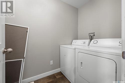 1000 Broder Street, Regina, SK - Indoor Photo Showing Laundry Room