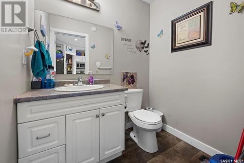 1000 Broder Street, Regina, SK - Indoor Photo Showing Bathroom