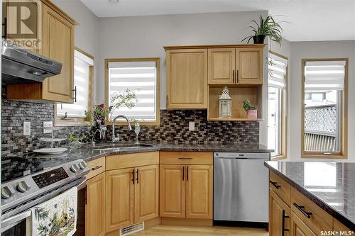 9346 Wascana Mews, Regina, SK - Indoor Photo Showing Kitchen