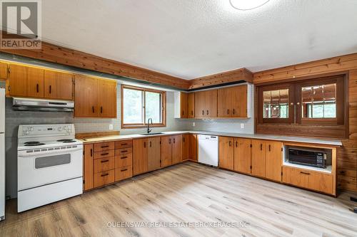 844 Monck Road, Kawartha Lakes, ON - Indoor Photo Showing Kitchen