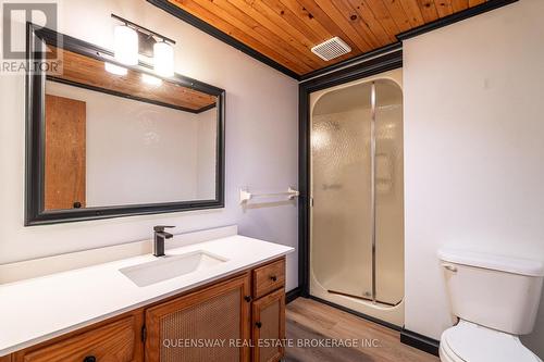 844 Monck Road, Kawartha Lakes, ON - Indoor Photo Showing Bathroom