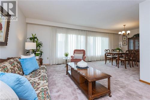 1740 Cassells Street, North Bay, ON - Indoor Photo Showing Living Room