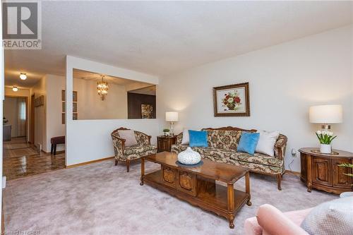 1740 Cassells Street, North Bay, ON - Indoor Photo Showing Living Room