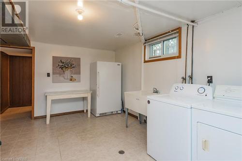 1740 Cassells Street, North Bay, ON - Indoor Photo Showing Laundry Room