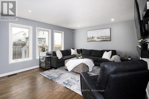 19 River Run, Collingwood, ON - Indoor Photo Showing Living Room