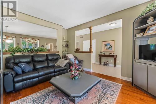 78 28Th Street N, Wasaga Beach, ON - Indoor Photo Showing Living Room