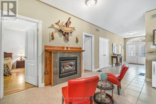 78 28Th Street N, Wasaga Beach, ON - Indoor Photo Showing Living Room With Fireplace
