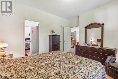 78 28Th Street N, Wasaga Beach, ON - Indoor Photo Showing Bedroom