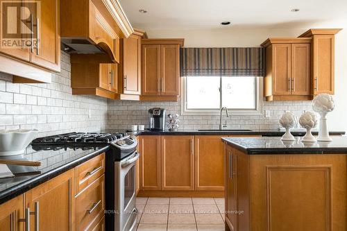 44 Jenny Court, Hamilton (Stoney Creek), ON - Indoor Photo Showing Kitchen