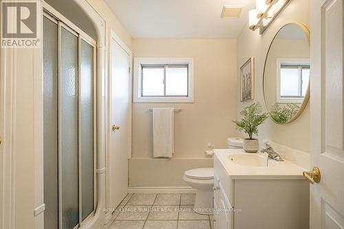 44 Jenny Court, Hamilton (Stoney Creek), ON - Indoor Photo Showing Bathroom