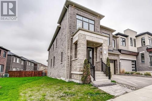 12 Mckean Drive, Whitchurch-Stouffville (Stouffville), ON - Outdoor