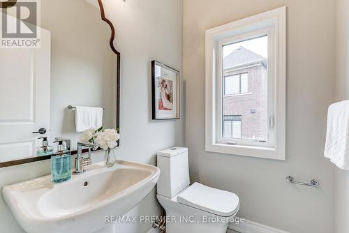 12 Mckean Drive, Whitchurch-Stouffville (Stouffville), ON - Indoor Photo Showing Bathroom