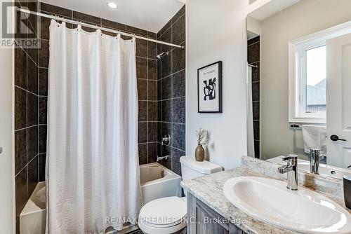 12 Mckean Drive, Whitchurch-Stouffville (Stouffville), ON - Indoor Photo Showing Bathroom