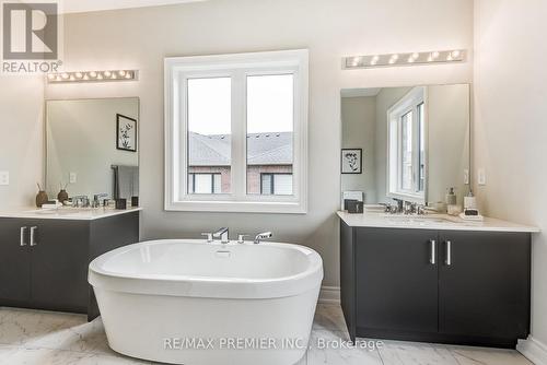 12 Mckean Drive, Whitchurch-Stouffville (Stouffville), ON - Indoor Photo Showing Bathroom