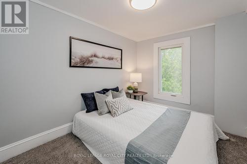 62 Henry Street, Cambridge, ON - Indoor Photo Showing Bedroom