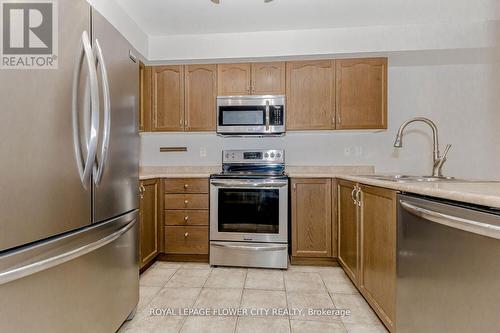 1510 Ceresino Crescent, Innisfil, ON - Indoor Photo Showing Kitchen