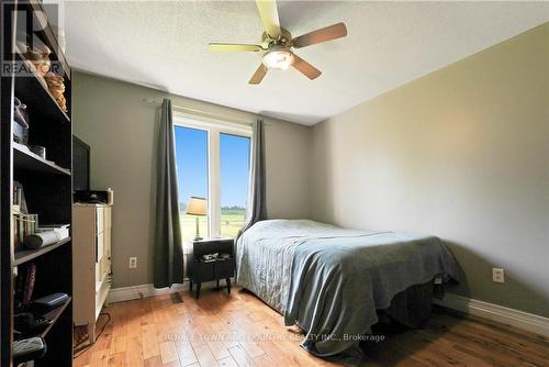 953 Lilac Road, Kawartha Lakes, ON - Indoor Photo Showing Bedroom
