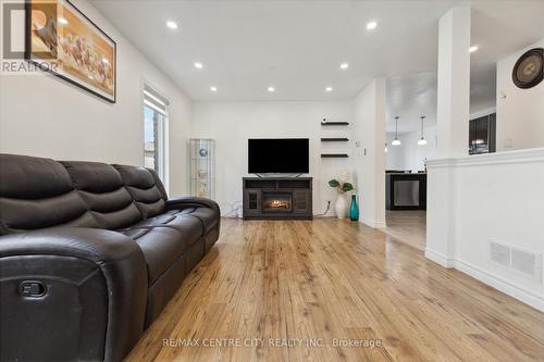 1885 Dormer Drive, London, ON - Indoor Photo Showing Living Room With Fireplace