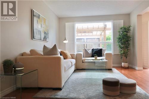 479 Citadel Court, Waterloo, ON - Indoor Photo Showing Living Room