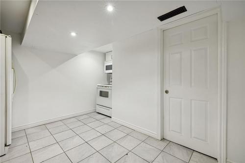 105 Princeton Drive, Hamilton, ON - Indoor Photo Showing Other Room