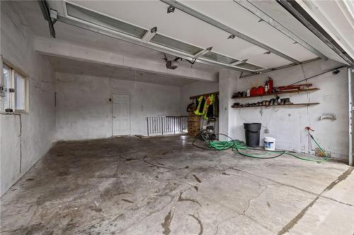 105 Princeton Drive, Hamilton, ON - Indoor Photo Showing Garage