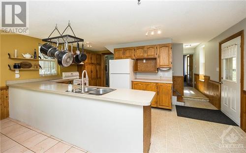 2091 Scotch Corners Road, Carleton Place, ON - Indoor Photo Showing Kitchen With Double Sink