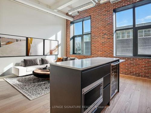 403-150 Logan Ave, Toronto, ON - Indoor