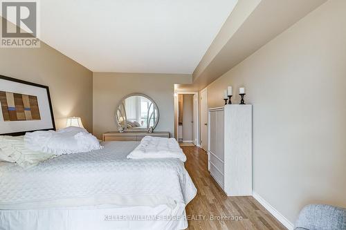 809 - 5080 Pinedale Avenue, Burlington, ON - Indoor Photo Showing Bedroom