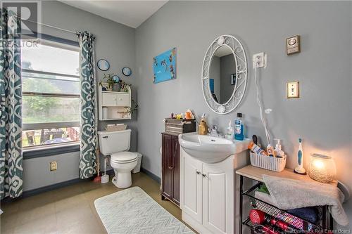 208 Sherbrooke Street, Saint John, NB - Indoor Photo Showing Bathroom