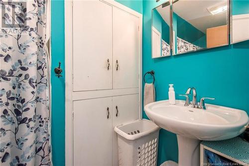 208 Sherbrooke Street, Saint John, NB - Indoor Photo Showing Bathroom