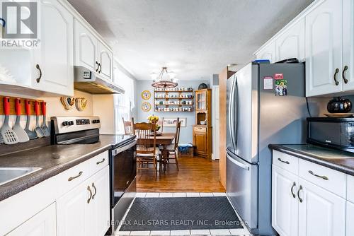 13330 Marsh Hill Road, Scugog (Port Perry), ON - Indoor Photo Showing Kitchen With Double Sink