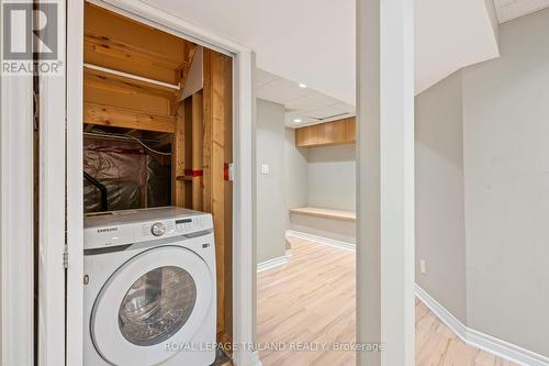 806 Marigold Street, London, ON - Indoor Photo Showing Laundry Room