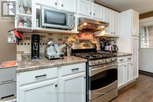 589 Elm Street, St. Thomas, ON - Indoor Photo Showing Kitchen With Upgraded Kitchen