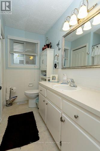 589 Elm Street, St. Thomas, ON - Indoor Photo Showing Bathroom
