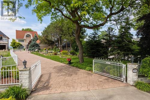 10960 Riverside Drive East, Windsor, ON - Outdoor