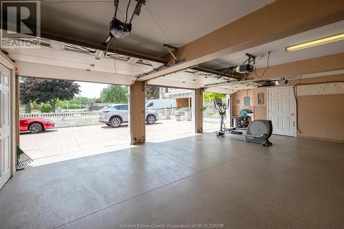 10960 Riverside Drive East, Windsor, ON - Indoor Photo Showing Garage