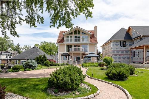 10960 Riverside Drive East, Windsor, ON - Outdoor With Balcony With Facade