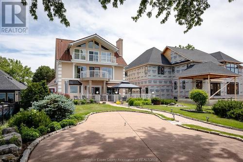 10960 Riverside Drive East, Windsor, ON - Outdoor With Balcony With Facade