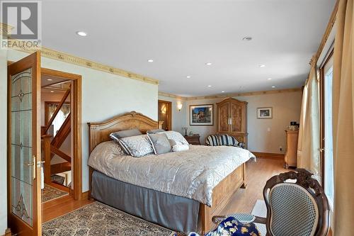 10960 Riverside Drive East, Windsor, ON - Indoor Photo Showing Bedroom