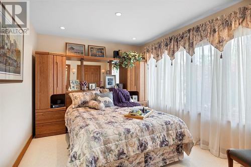 10960 Riverside Drive East, Windsor, ON - Indoor Photo Showing Bedroom