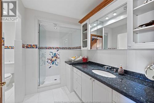10960 Riverside Drive East, Windsor, ON - Indoor Photo Showing Bathroom