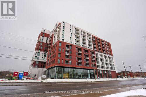 632 - 3100 Keele Street, Toronto (Downsview-Roding-Cfb), ON - Outdoor With Facade