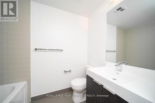 632 - 3100 Keele Street, Toronto (Downsview-Roding-Cfb), ON - Indoor Photo Showing Bathroom