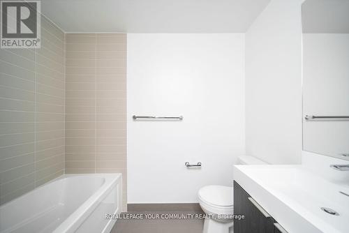 632 - 3100 Keele Street, Toronto (Downsview-Roding-Cfb), ON - Indoor Photo Showing Bathroom