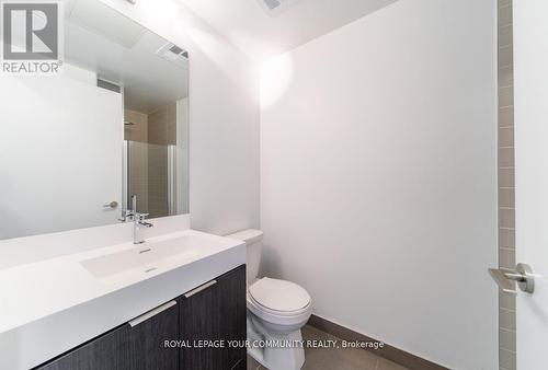 632 - 3100 Keele Street, Toronto (Downsview-Roding-Cfb), ON - Indoor Photo Showing Bathroom