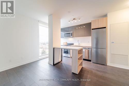 632 - 3100 Keele Street, Toronto (Downsview-Roding-Cfb), ON - Indoor Photo Showing Kitchen