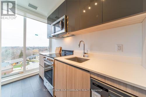 632 - 3100 Keele Street, Toronto (Downsview-Roding-Cfb), ON - Indoor Photo Showing Kitchen